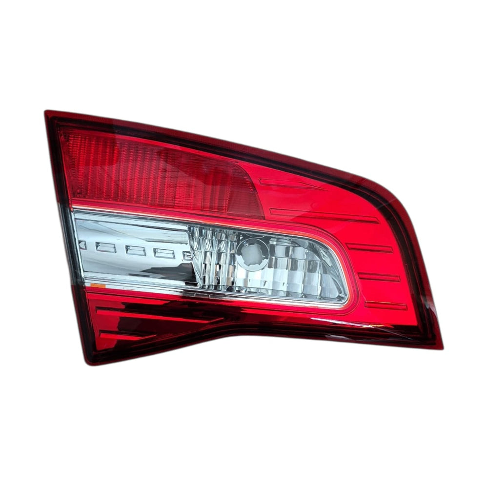 Foco trasero interior izquierdo Koleos 2.5 AT 2TR25 2009-2015