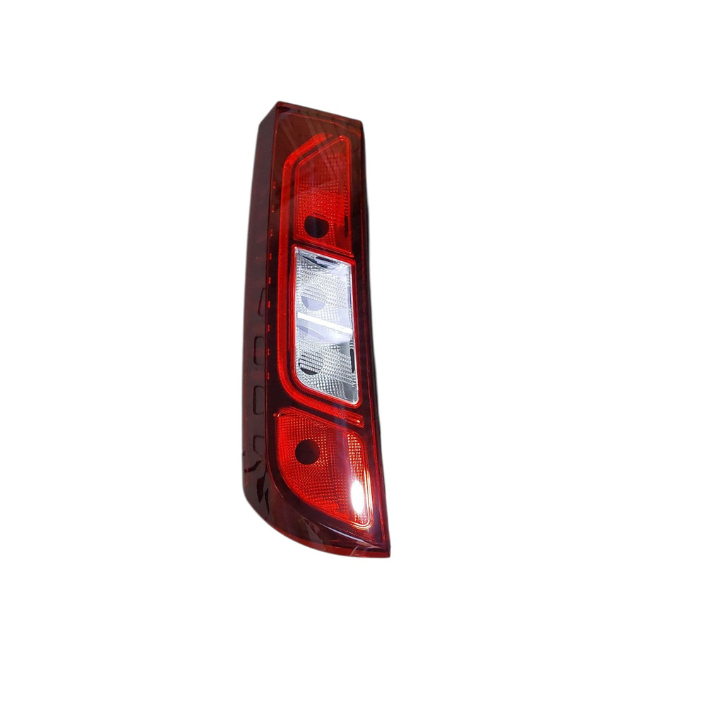 Farol trasero izquierdo Express 1.5 K9K 2020-2024