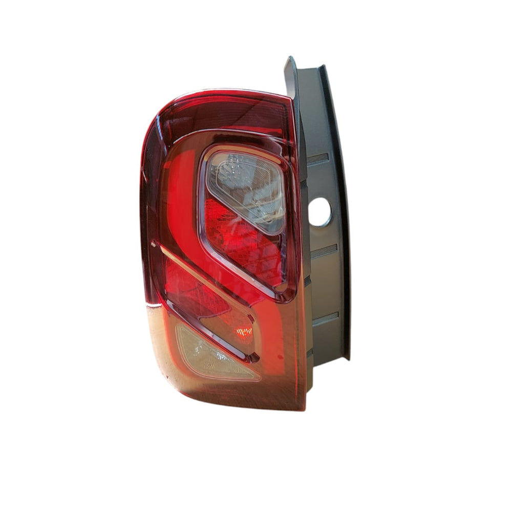 Farol trasero Izquierdo Duster 1.6 K4M 2015-2019